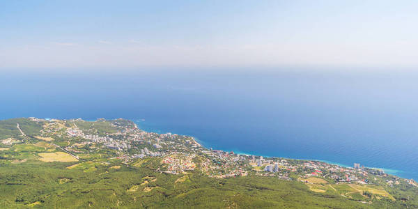 艾佩特里山黑海海岸全景图