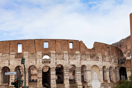 意大利罗马首都竞技场美丽的风景画。 伟大罗马文明的废墟