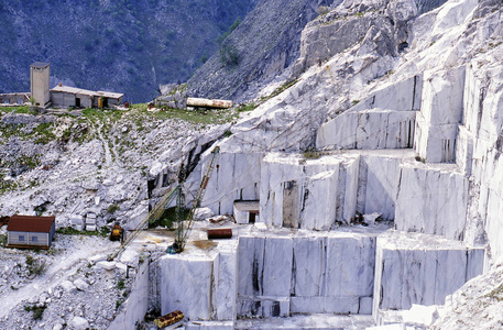 意大利卡拉拉托斯卡纳附近的阿普安阿尔卑斯山大理石采石场