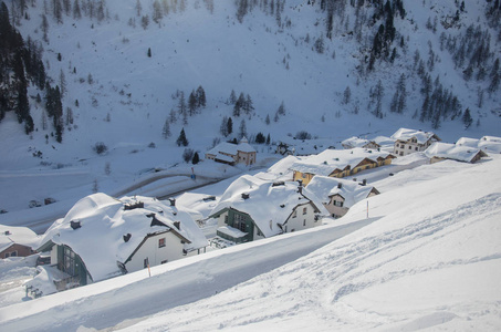 奥伯陶恩滑雪场建筑的壮丽景色