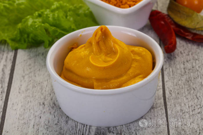 碗里有美味的咖喱酱