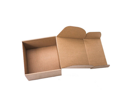 白色背景生态博客和商业产品包装上的牛皮纸盒