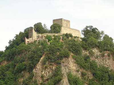 山上的意大利城堡