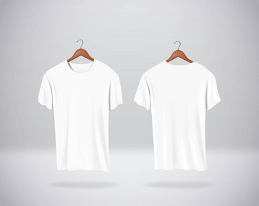 白色T恤模拟衣服悬挂在墙上，空白的正面和背面视图。