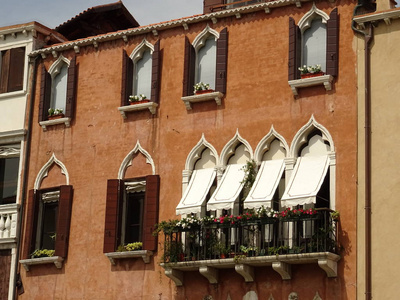 传统意大利建筑的窗户