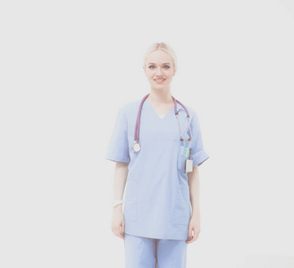 女医生站在孤立在白色背景下的肖像。女医生