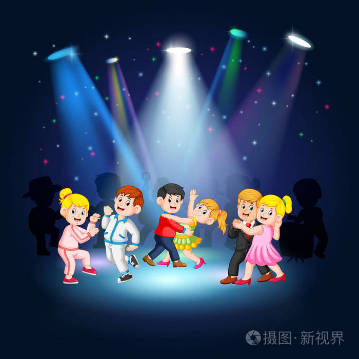 人们在舞台上跳舞