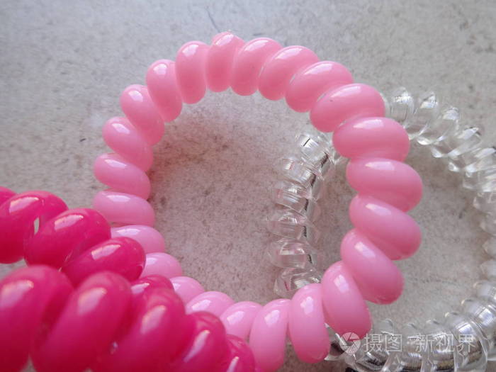粉红色硅胶发绳