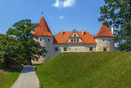 修复了包斯卡拉维亚城堡的一部分