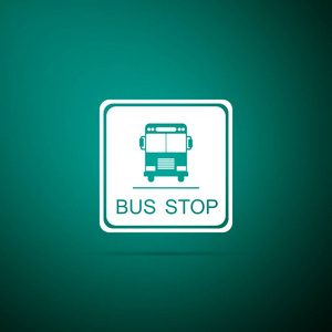 公共汽车停止标志隔绝在绿色背景。扁平设计。矢量插图