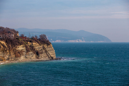 岩石悬崖, 海滨和海洋景观。美丽的旅行户外背景