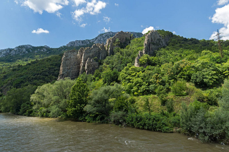 Ritlite保加利亚巴尔干山脉Iskar河峡岩层