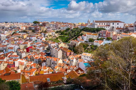 里斯本, 葡萄牙与埃什特雷拉大教堂的看法