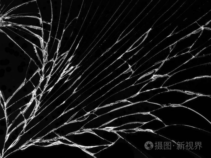 黑色背景上破裂的玻璃纹理孤立的真实裂纹玻璃效应
