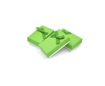 白色背景上的三个绿色礼品盒