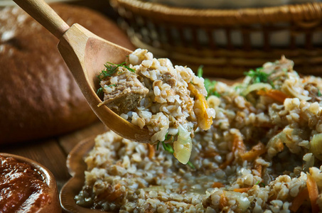 卡莎·波·库佩切斯基-荞麦粥蔬菜和牛肉,俄罗斯19世纪经典美食,各种