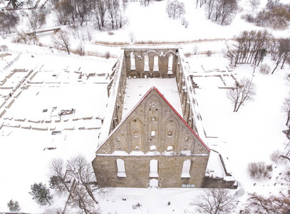 塔林老皮里塔修道院冬季鸟瞰图