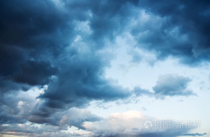 暴风雨的天空云