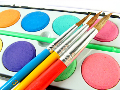 水彩框和颜料 画笔