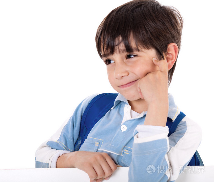 一个可爱的小男孩的肖像