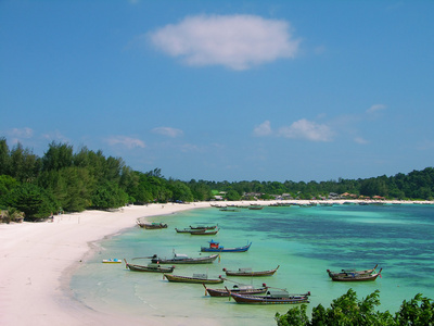 在泰国安达曼海的海滩