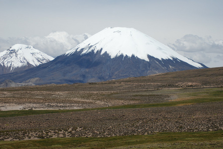 parinacota 火山的视图