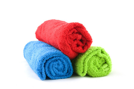 不同的颜色的三个毛巾