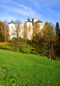 在 niedzica 中的城堡。波兰