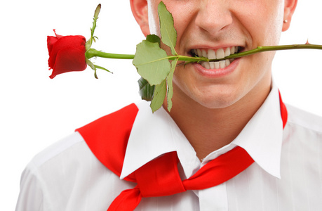 玫瑰在嘴里的男人图片