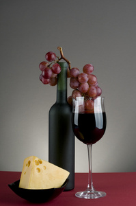 红酒 葡萄和奶酪