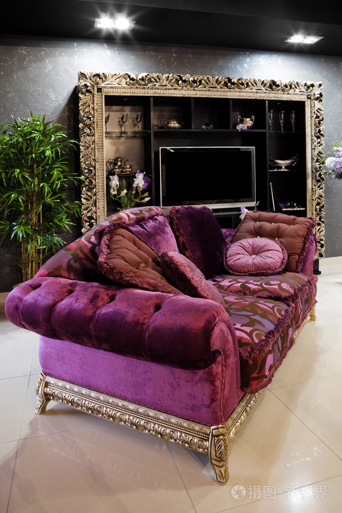紫红色沙发客厅效果图图片
