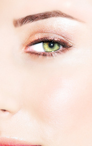 一个女人的绿眼睛