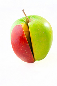 青苹果和红苹果切片的组合