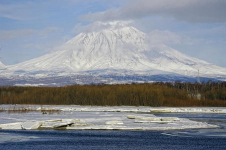 堪察加半岛的科里亚斯基火山。