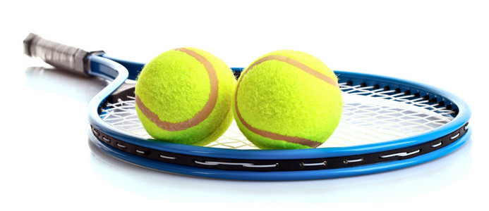 网球拍和球上白色隔离