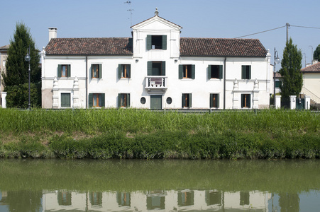 里维埃拉德尔布伦塔意大利威尼托 历史悠久的别墅，在河上