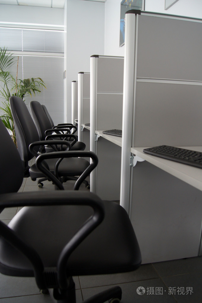 为使用计算机工作办公室照片-正版商用图片19ag72-摄图新视界