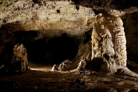 巨大洞穴大厅