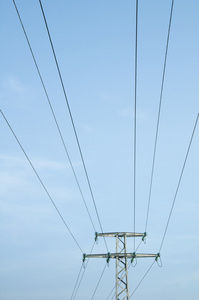 高压电线杆和电线