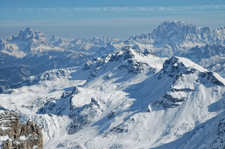 在 dolomities，dolomiti意大利冬季滑雪度假村