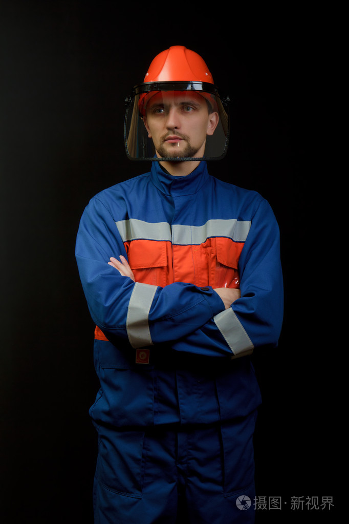 工人的工作服和头盔