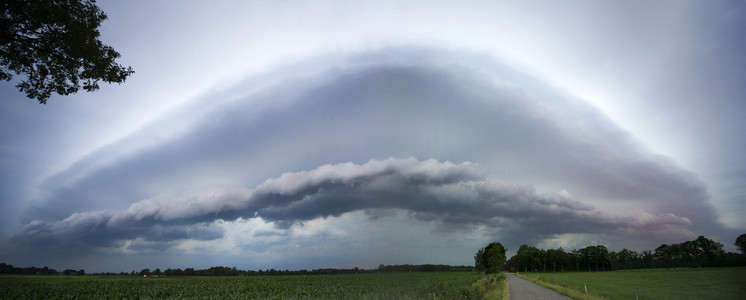 低气压系统照片