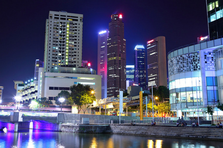 在晚上的新加坡城