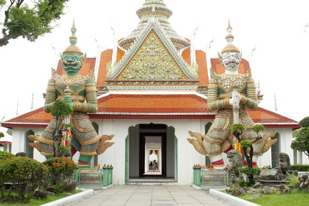 内庭院的扫管笏寺在曼谷，泰国