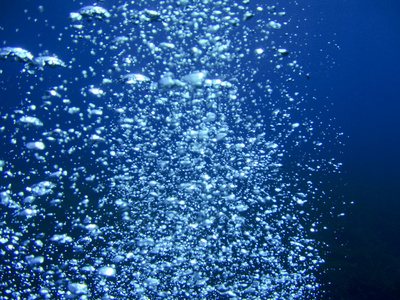 潜水气泡潜水员的氧气气泡照片
