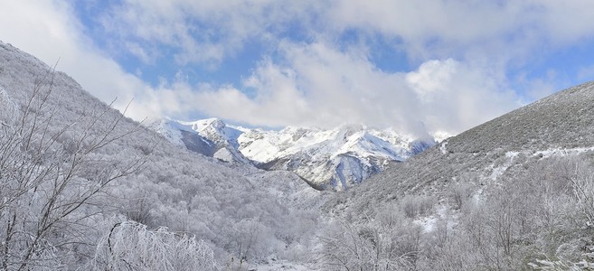 雪山景观