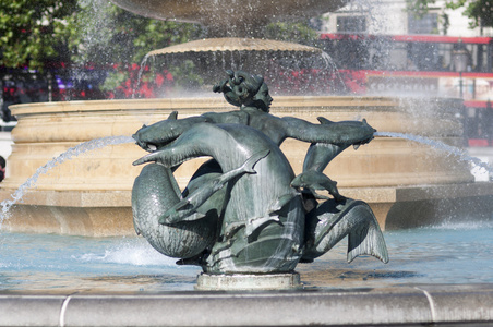 特拉法加广场的喷泉