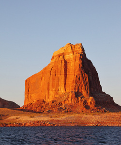 华丽红砂岩峭壁