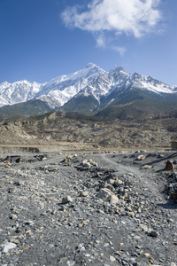 在喜马拉雅山的岩石景观