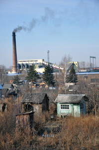 工厂和吸烟管道